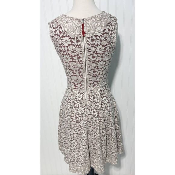 Anthropologie Maeve Dress Faux Wrap V-Neck Floral Lace Sleeveless Tan Small - Picture 10 of 12